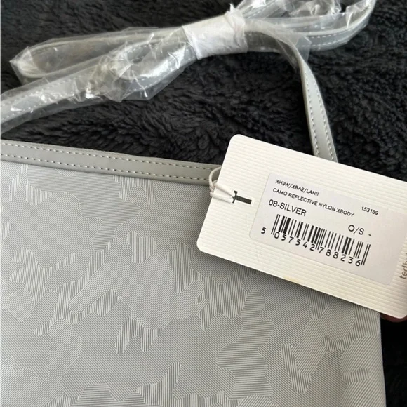 BNWT Ted baker limited edition silver camo reflective cross body bag - Picture 2 of 5